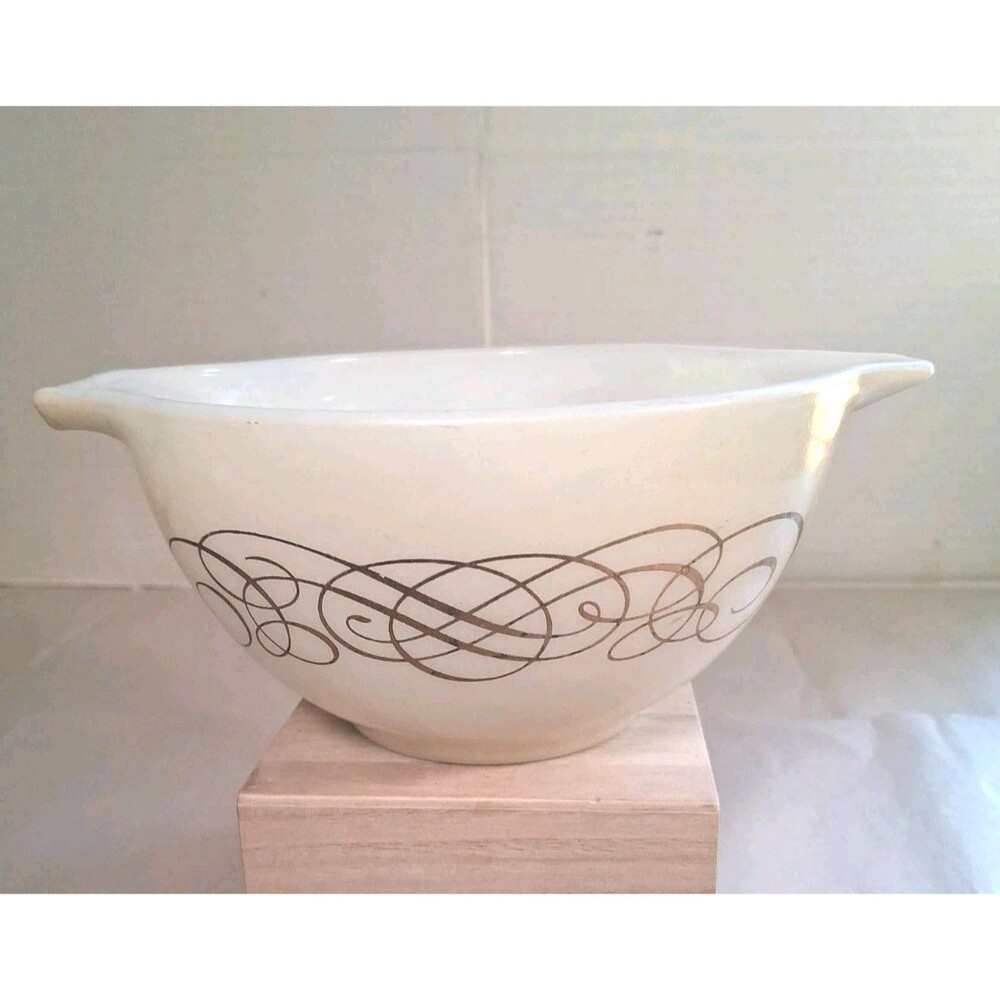 Vintage Pyrex Golden Scroll #441 Cinderella Dip Bowl 1.5pt Capital Letters USA